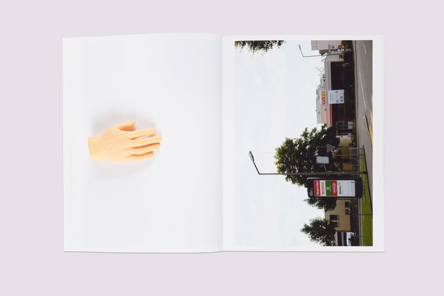 Materialien (E)/Peter Piller published by Nieves