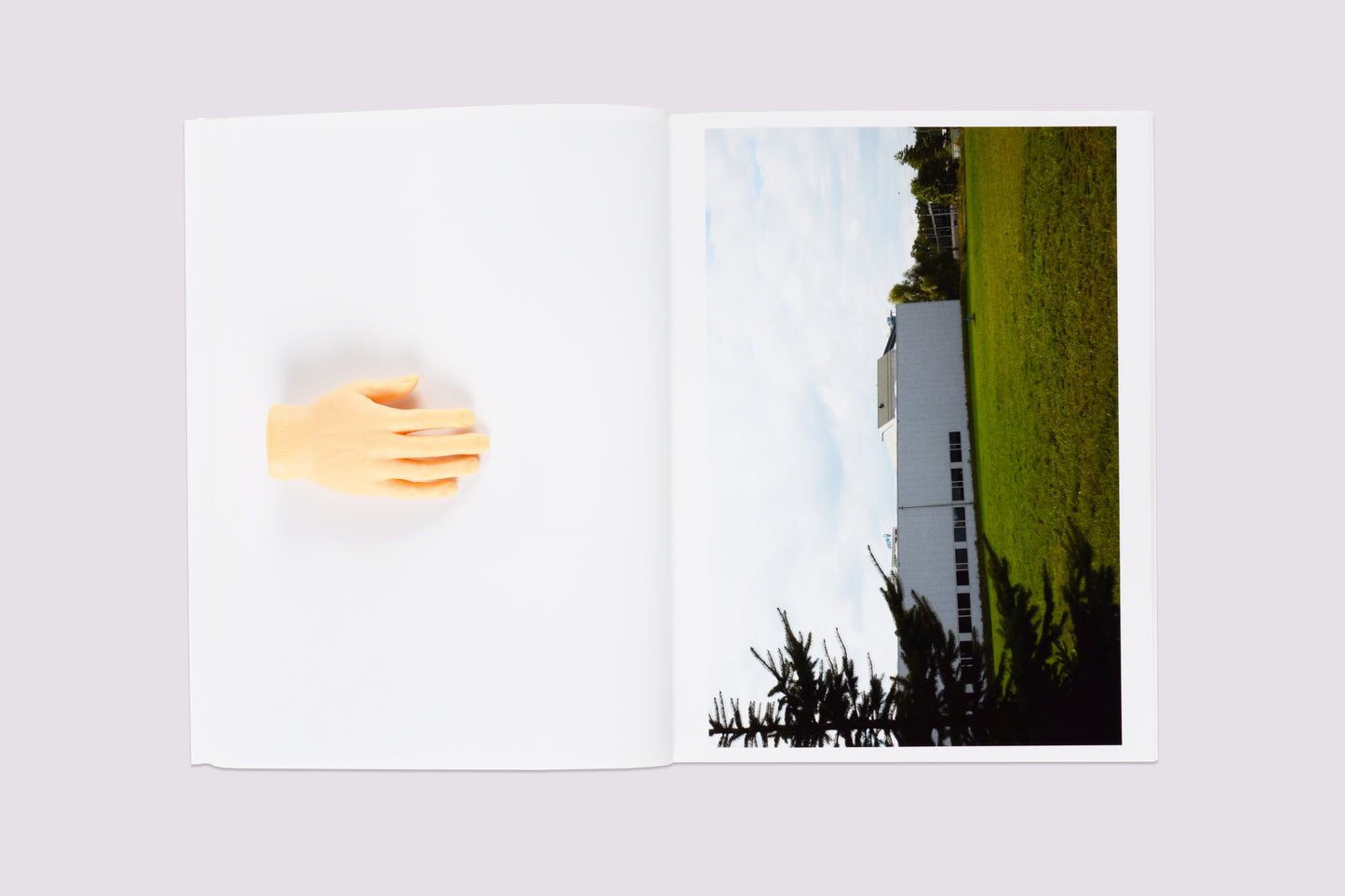 Materialien (E)/Peter Piller published by Nieves